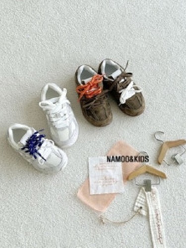 Ecro Sneakers
