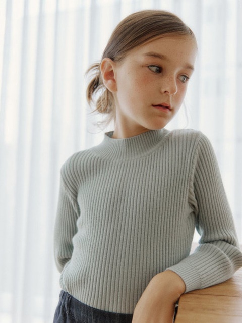 Basic Tutleneck Tee