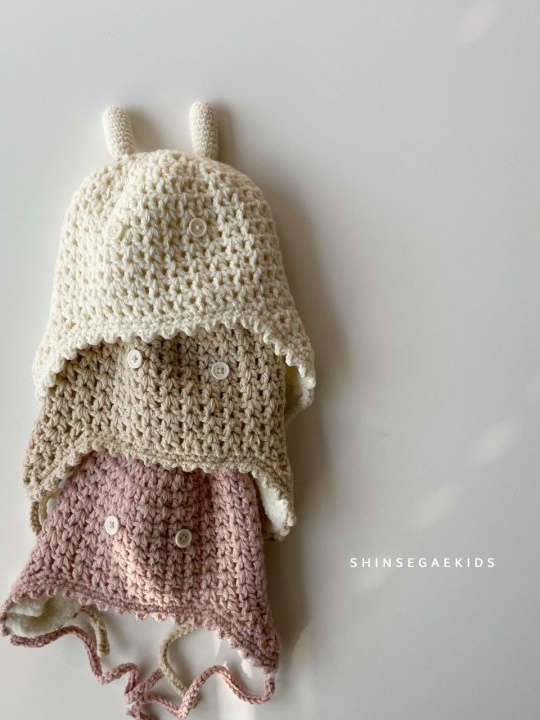 Button Knit Bonnet