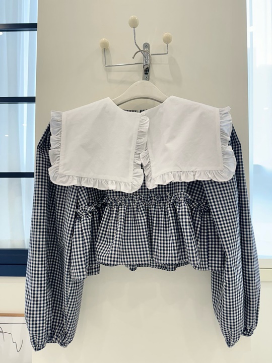 Emma Blouse with detachable collar