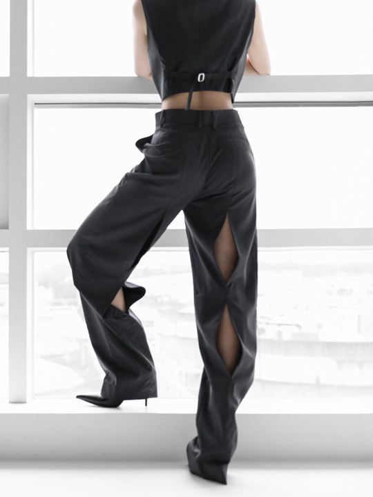 Back Double Slit Semi Wide Trousers