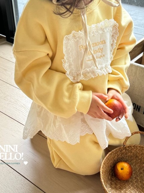 Melody Lace Sweatshirt