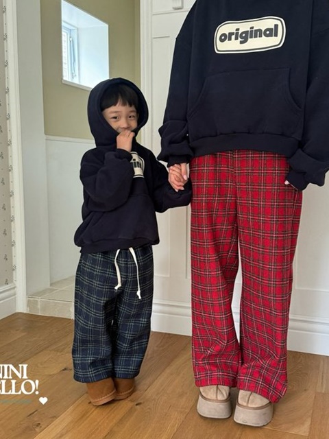 Merry Check Pants Mom