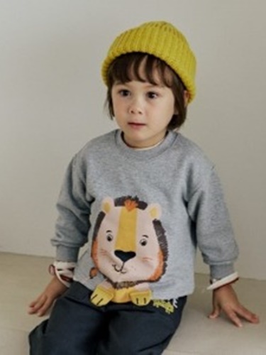 3D Foot Lion Tee