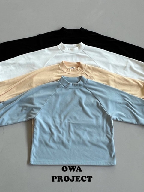 Basic Turtleneck Tee