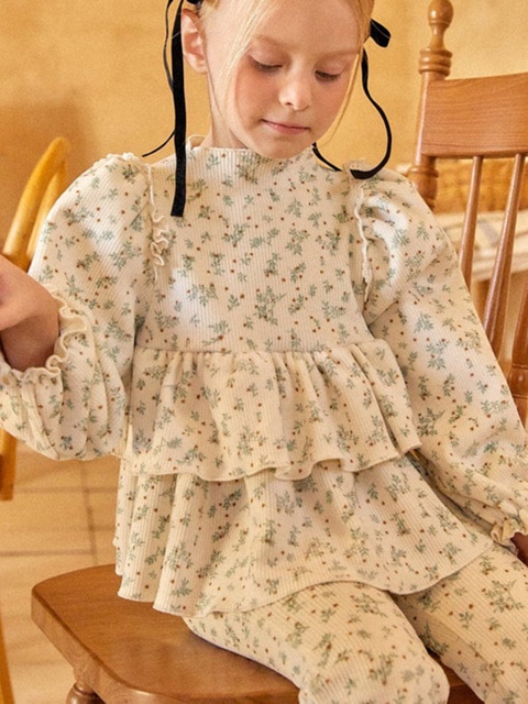 Nana Cancan Tee