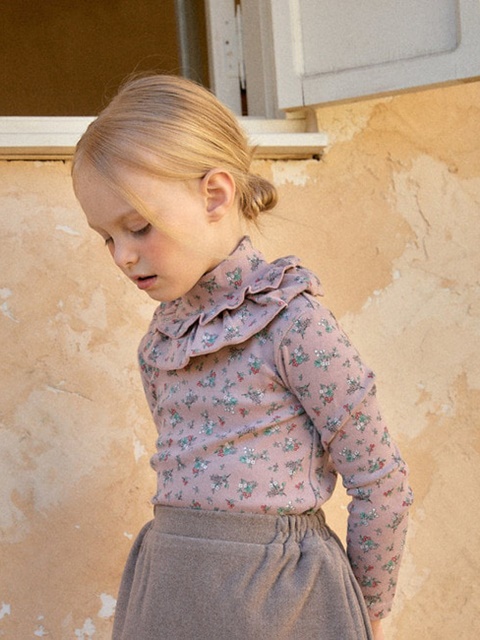 Neck Frill Turtleneck Tee
