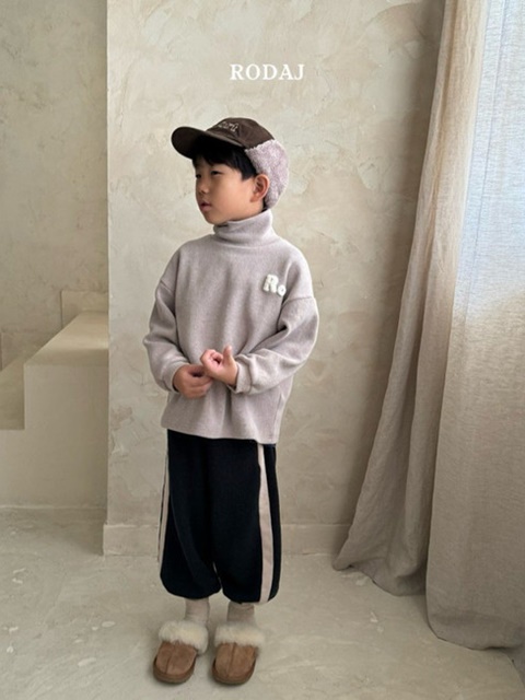 Lo Turtleneck Tee