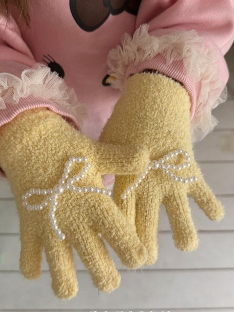 Ribbon Gloves