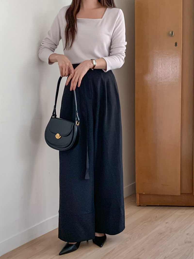 J dew - Korean Women Fashion - #vintageinspired - Awl Square Tee