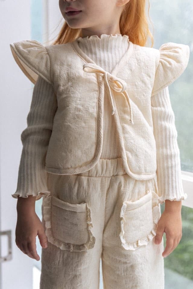 Perrobebe - Korean Children Fashion - #littlefashionista - Anya Padded Vest - 4