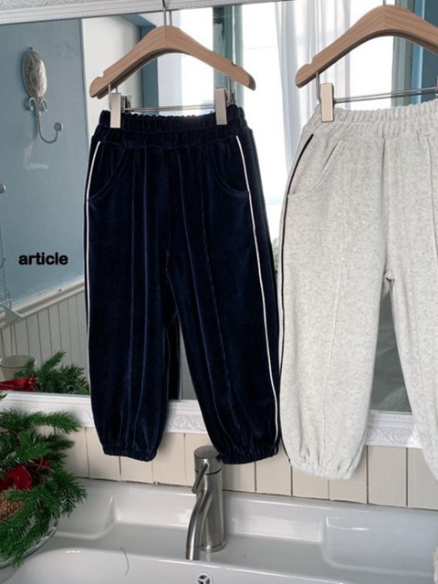 Soft Veloa Jogger Pants