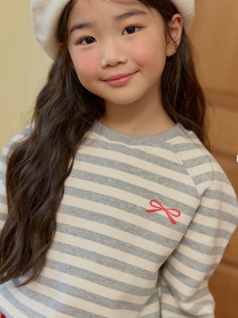 Petite Ribbon Puff Sweatshirt