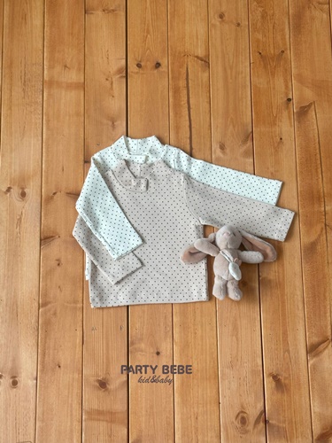 Dot Half Turtleneck Tee
