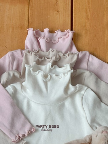 Love Turtleneck Tee