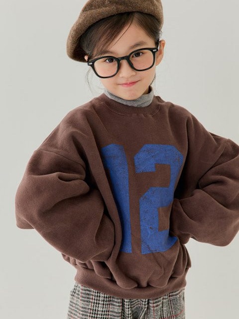 12 Sweatshirt