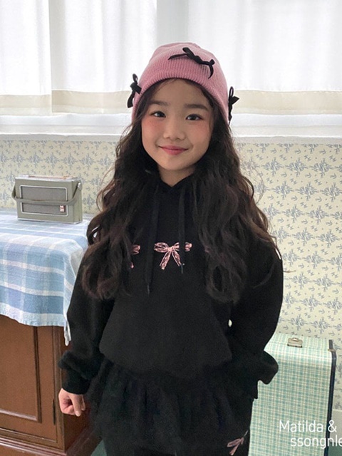 Lace Ribbon Hood