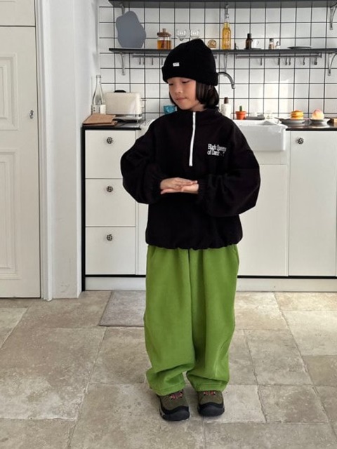 Queens Half Zip-up