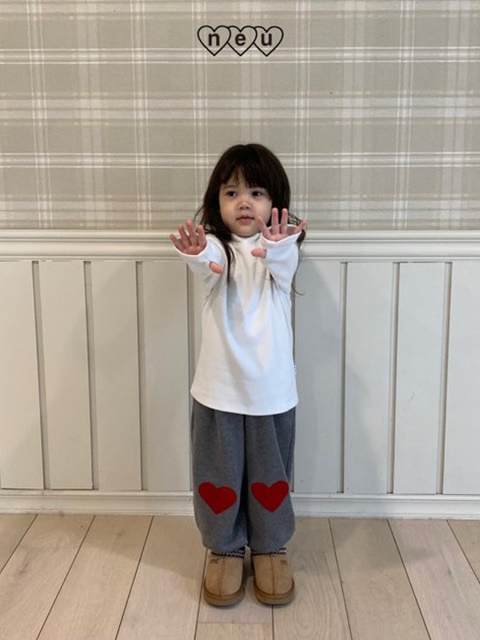 Mockneck Finger Tee