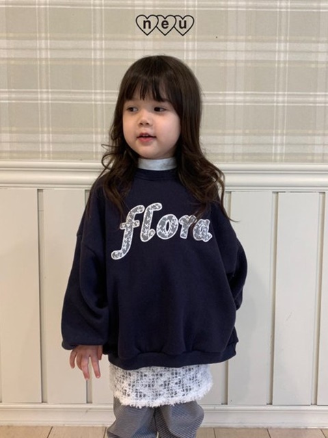 Flora Sweatshirt With Mom