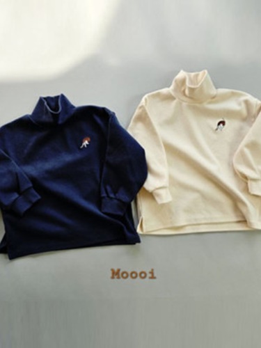 Cat Peach Turtleneck Tee