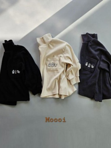 Pocket Ghost Peach Turtleneck Tee