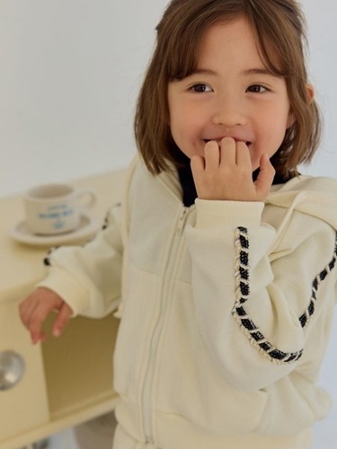 Raglan Hood Lace Short Zip-up Jacket