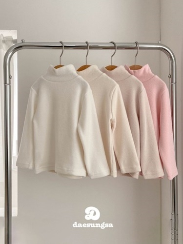 Pogni Turtleneck Tee