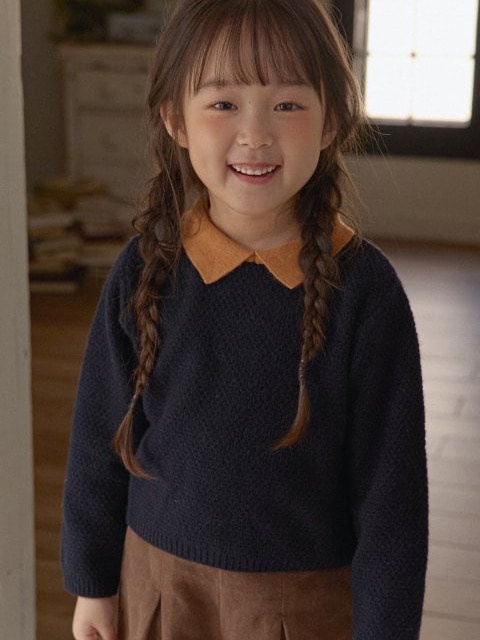 Rio Raglan Collar Knit