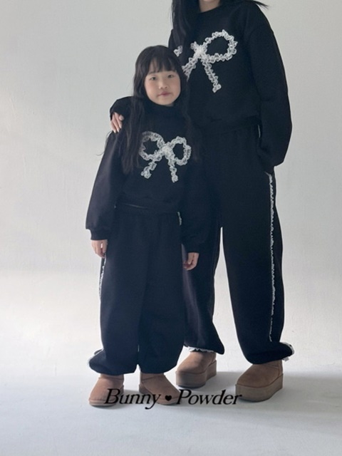 Anna Sweatshirts with Mom