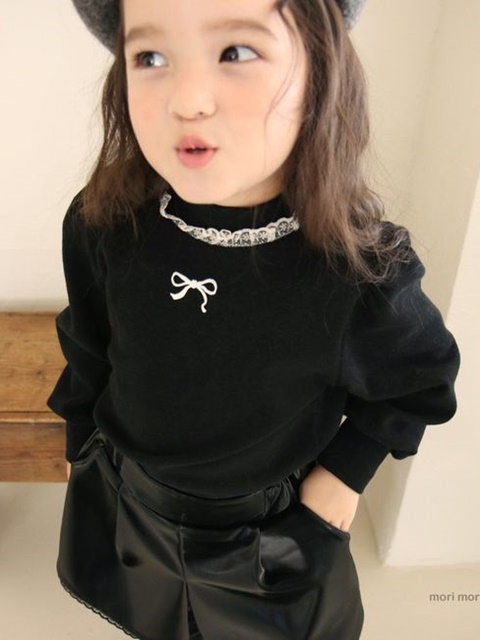 Ribbon Mockneck Tee