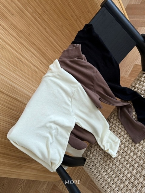 Inner Turtleneck Tee