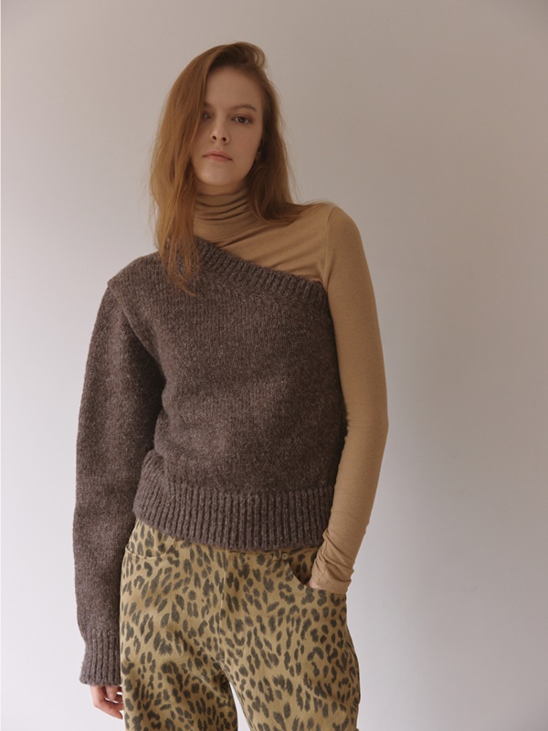 Unbalance Knit Sweater