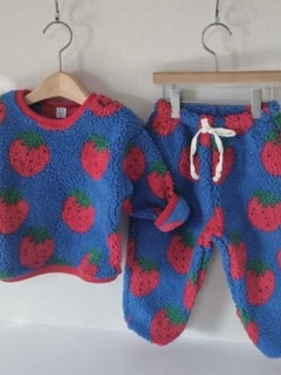 Strawberry Fleece Top Bottom Set