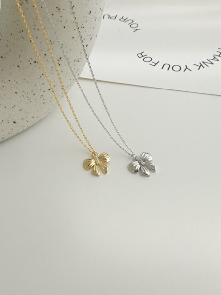 Frezen Mini Ribbon Necklace