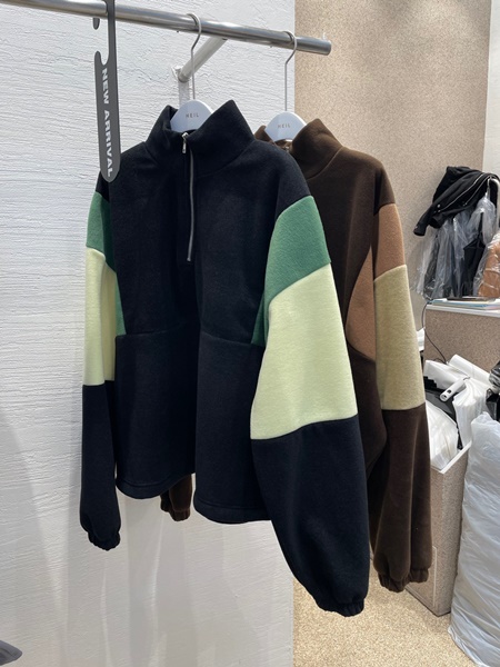 Fleece Colored Sweatshirts