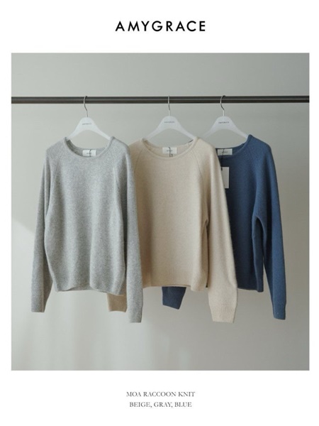 Moa Raccoon Round Knit Top