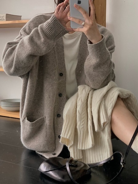 Kkomo V Cardigan