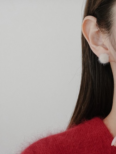 Winter Pompom Earring