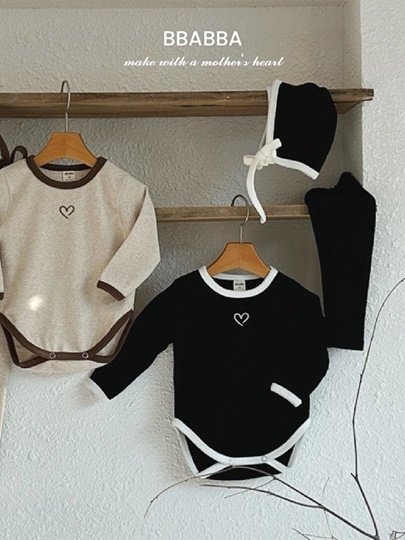 Heart Embroidery Top Bottom Bonnet Set