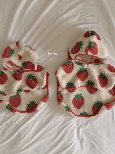 Strawberry Jam Cape