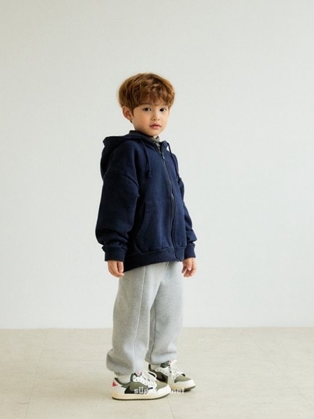 Font Hooded Zip-up