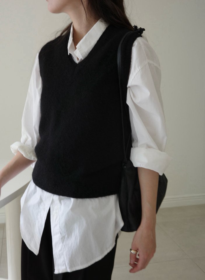 Amygrace - Korean Women Fashion - #womensfashion - Rose V Vest - 3