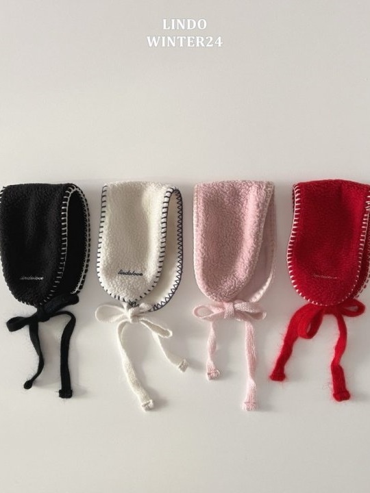 Melo Embroidery Earmuffs