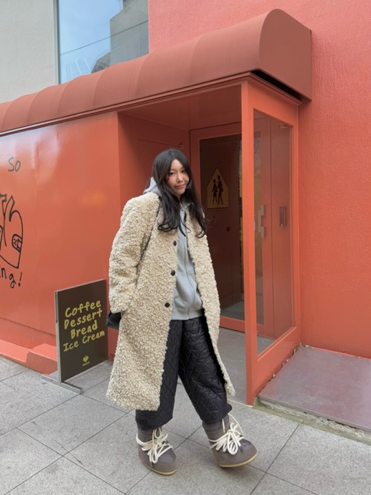 Wavy Short Hair Long Coat