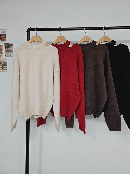 Neck Slit Loose Fit Knit Neck Slit Loose Fit Knit