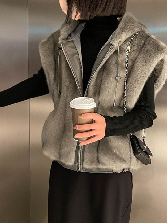 Lindy Hood Vest Lindy Hood Vest