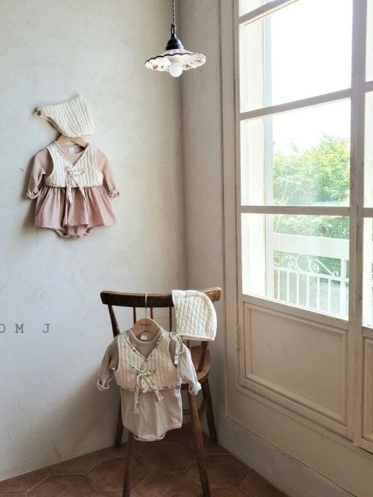 May Flower Quilted Hanbok Suit May Flower Quilted Hanbok Suit