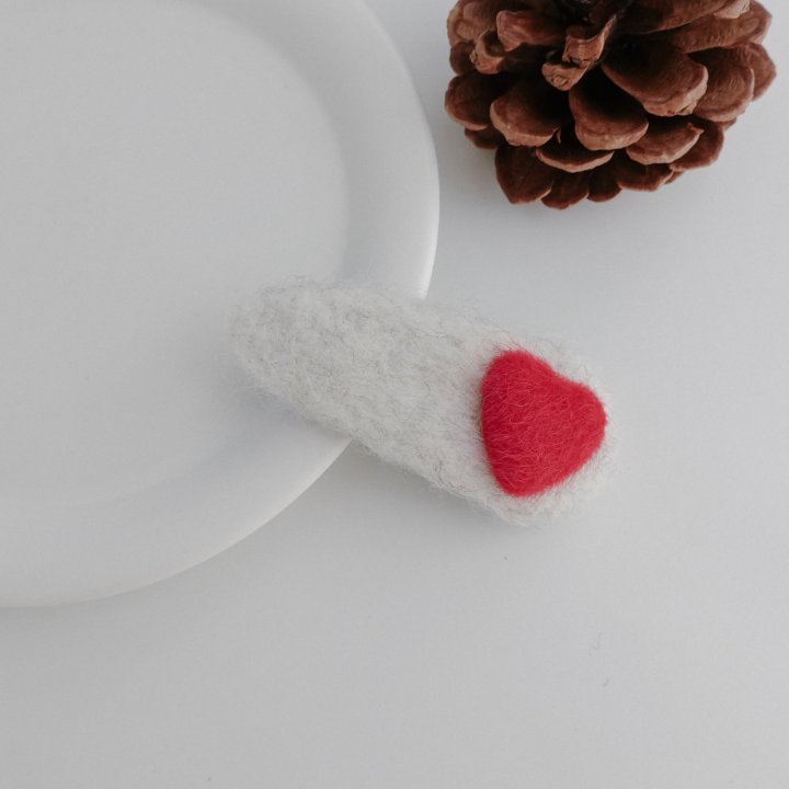 Eeiitt - Korean Women Fashion - #momslook - Big Pong Pong Heart Hairpin - 3