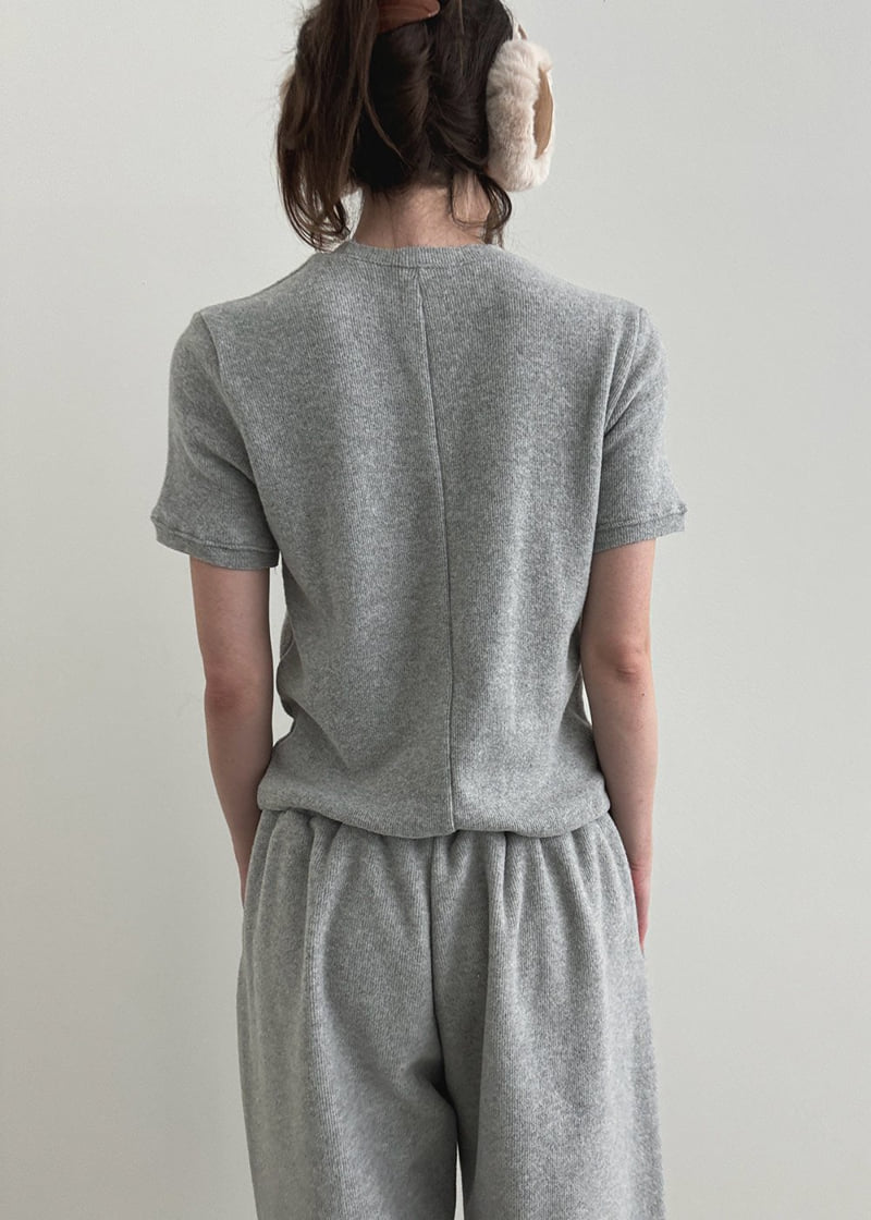 Gavara Market - Korean Women Fashion - #vintageinspired - Smooth Fleece Short Sleeved Tee - 11